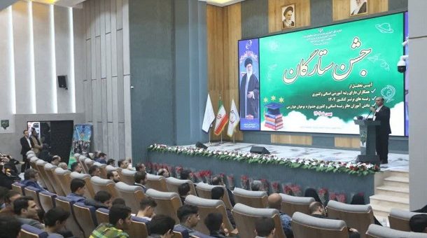 حسین عباسی : ستاره‌های درخشان ورامین  سرمایه‌ای ارزشمند برای آینده منطقه و کشور هستند